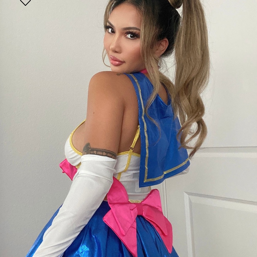 Sailor moon Halloween/cosplay costume - Picture 6 of 8